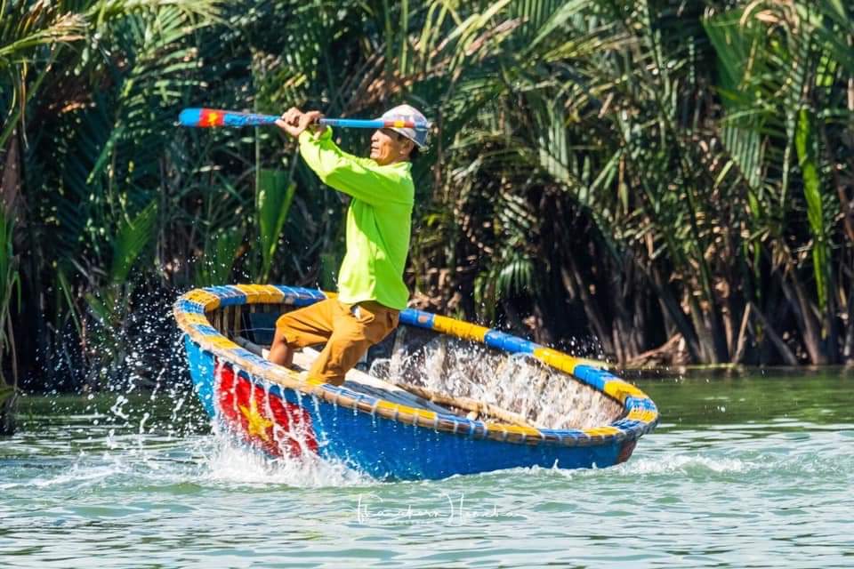 basket boat spinning